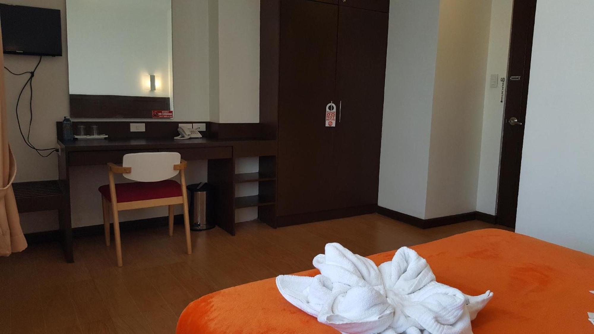 Pearli View Hotel Iloilo Powered By Cocotel Δωμάτιο φωτογραφία